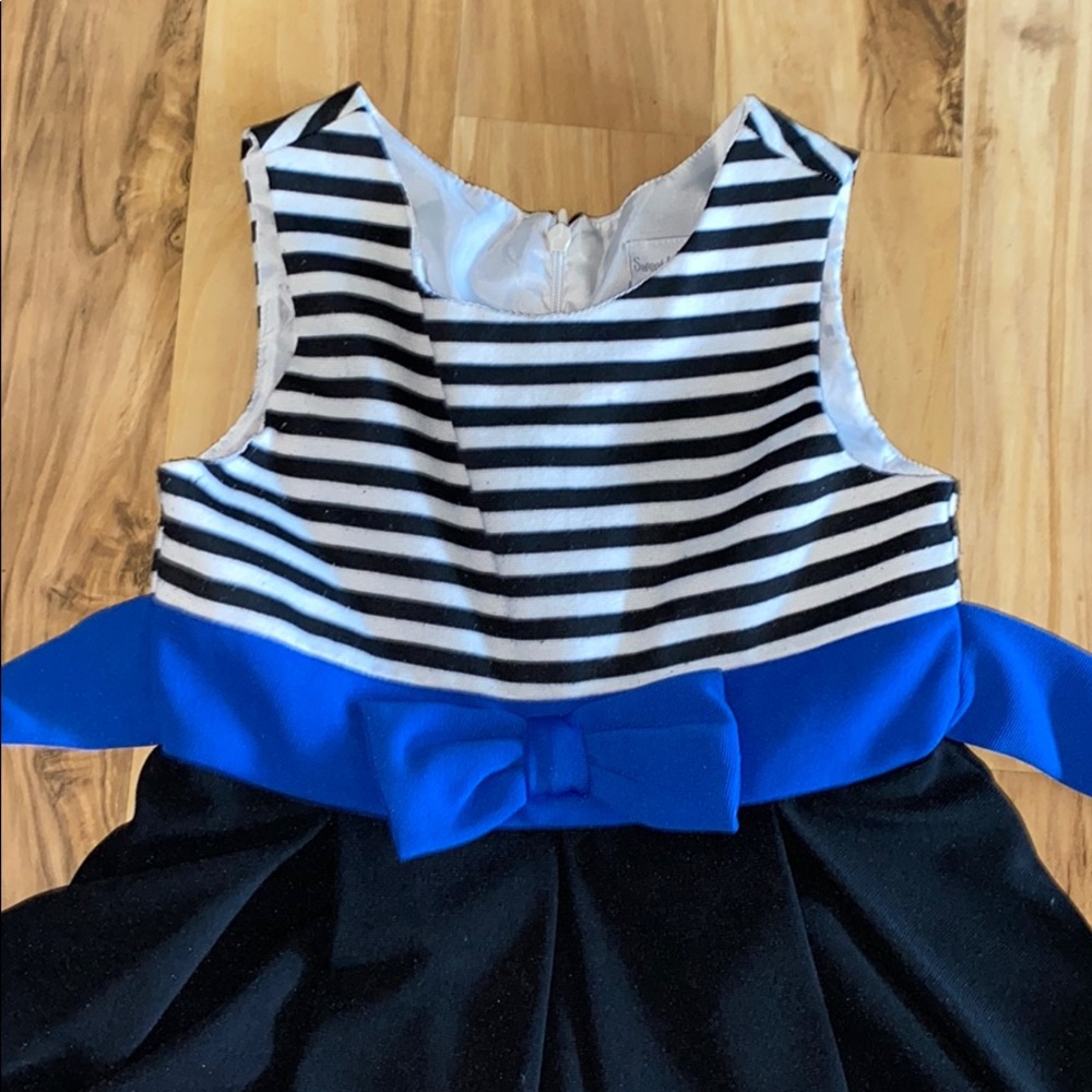 Black, blue and white dress - Picture 2 of 6